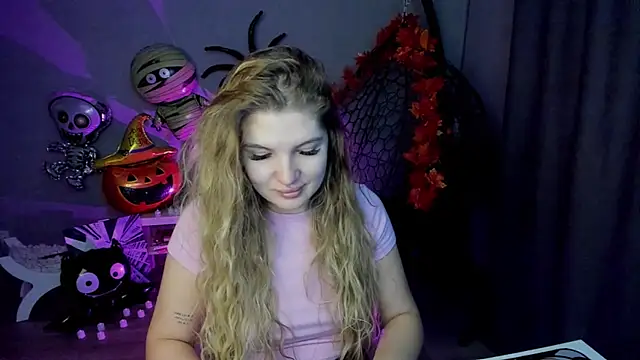 Snapshot of lily_williamss chatting on 27, 10, 2025 lily williamss online show from 27, 10, 2025