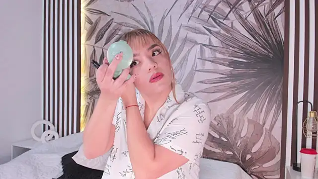 Samaantha-White online show from 3, 2, 2025