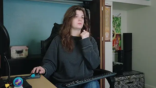 TreeJeanne online show from 8, 9, 2025