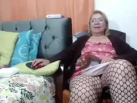 Snapshot of VivianamMilf chatting on 15, 12, 2024 VivianamMilf online show from 15, 12, 2024