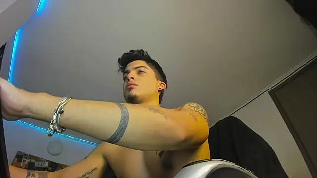 charlie hotxxx online show from 8, 2, 2025