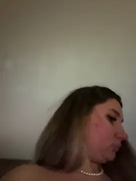 Snapshot of babyyboomm chatting on 2, 2, 2025 babyyboomm online show from 2, 2, 2025