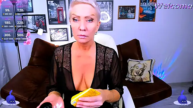 Snapshot of Sabrina_ONLY chatting on 5, 3, 2025 Sabrina ONLY online show from 5, 3, 2025