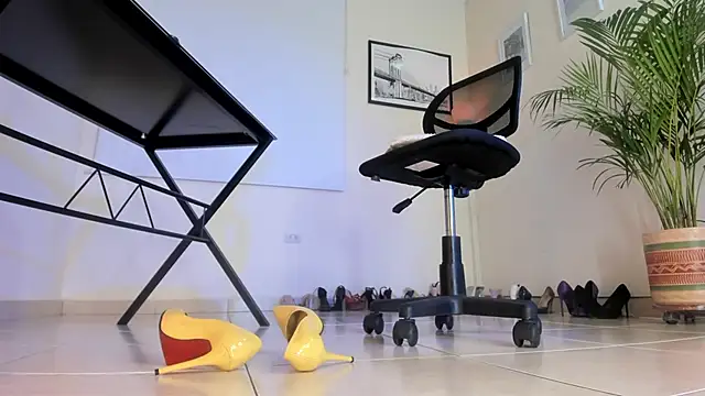 Snapshot of Kimmroggerr chatting on 20, 12, 2024 Kimmroggerr online show from 20, 12, 2024