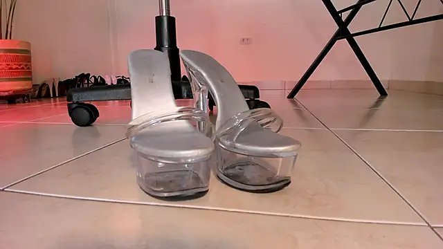 Snapshot of Kimmroggerr chatting on 15, 2, 2025 Kimmroggerr online show from 15, 2, 2025