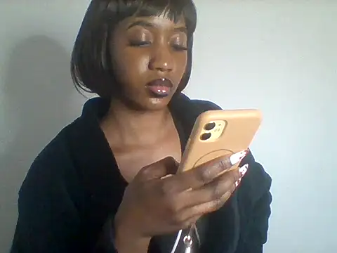Snapshot of Queeen_model chatting on 9, 7, 2026 Queeen model online show from 9, 7, 2026