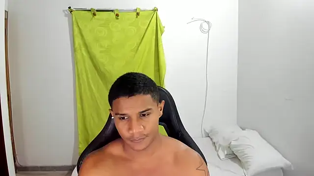 Snapshot of corzoethan chatting on 18, 7, 2026 corzoethan online show from 18, 7, 2026