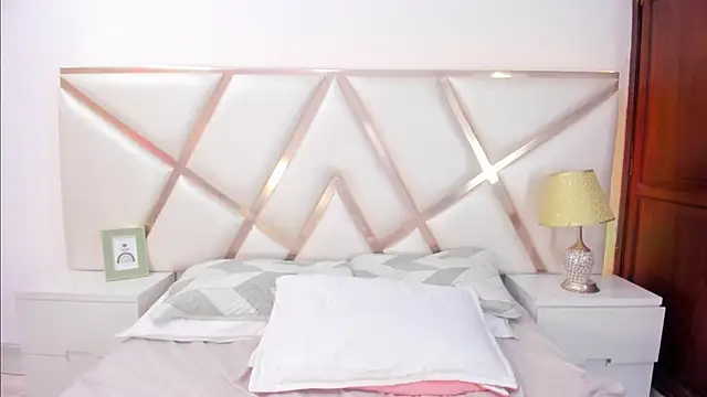 Snapshot of NinnaVous chatting on 7, 3, 2025 NinnaVous online show from 7, 3, 2025