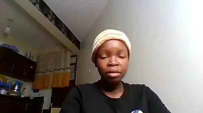 hunnybee007 online show from 14, 3, 2025