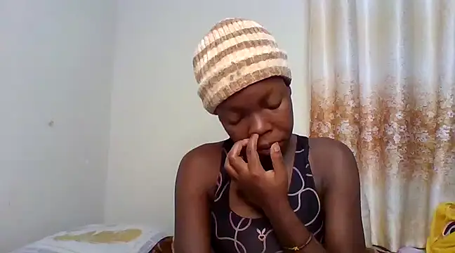 hunnybee007 online show from 17, 3, 2025