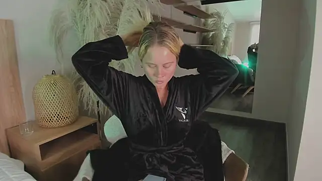 stefanny ruiz  online show from 8, 3, 2025