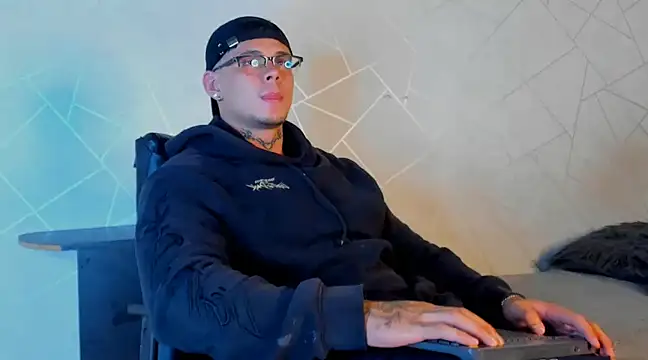 NoahhBrown online show from 18, 1, 2025