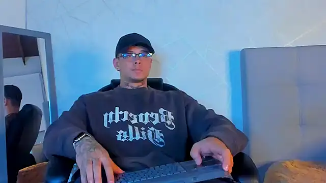 NoahhBrown online show from 30, 1, 2025