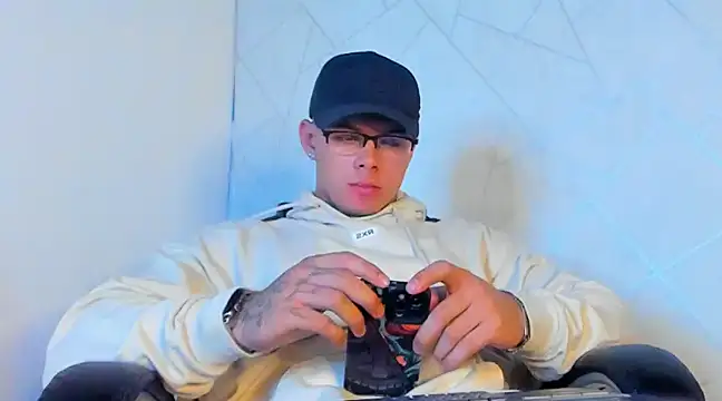 NoahhBrown online show from 1, 2, 2025