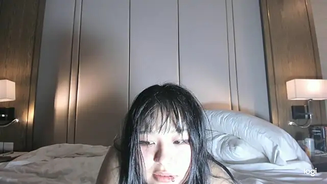 hee young11 online show from 20, 3, 2025