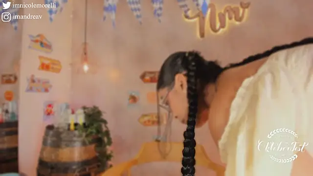 Nicolemorelli2 online show from 4, 10, 2025