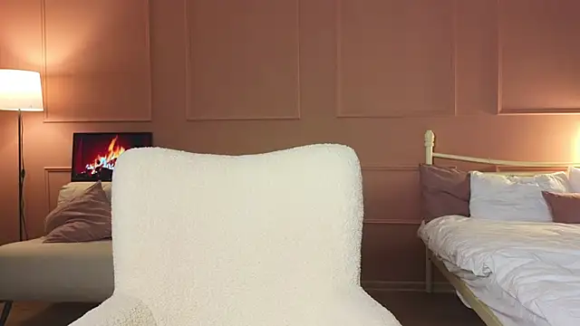 Lina-hill online show from 11, 1, 2025