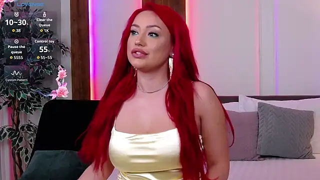 EmyHilton online show from 13, 10, 2025