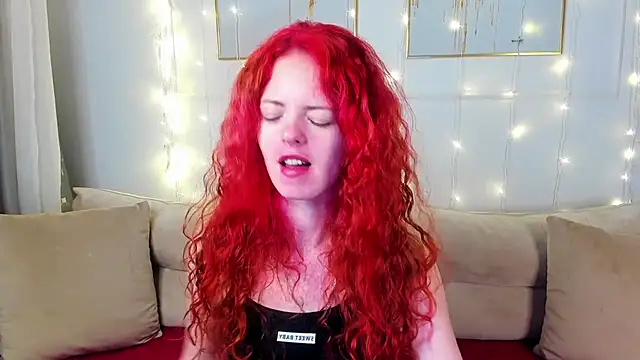 Snapshot of RubyAttwood chatting on 31, 12, 2024 RubyAttwood online show from 31, 12, 2024