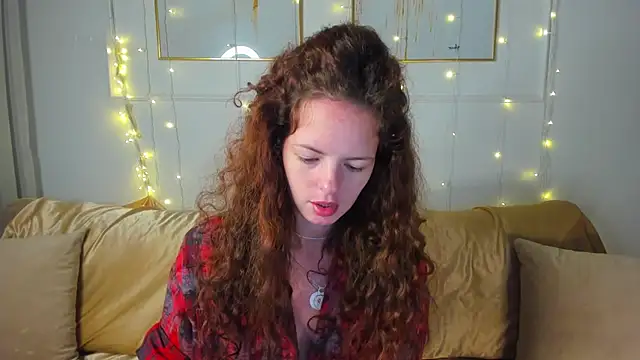 Snapshot of RubyAttwood chatting on 5, 10, 2025 RubyAttwood online show from 5, 10, 2025