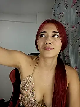 Snapshot of karol_cortes_18 chatting on 4, 3, 2025 karol cortes 18 online show from 4, 3, 2025