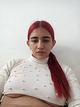 Snapshot of karol_cortes_18 chatting on 7, 3, 2025 karol cortes 18 online show from 7, 3, 2025