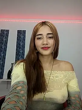 Snapshot of karol_cortes_18 chatting on 13, 11, 2025 karol cortes 18 online show from 13, 11, 2025
