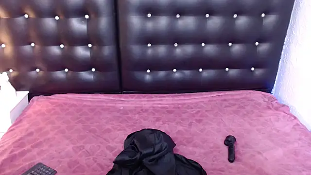 Mrs booty online show from 1, 2, 2025