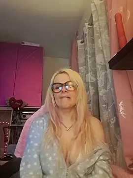 Angeldevilus online show from 2, 2, 2025