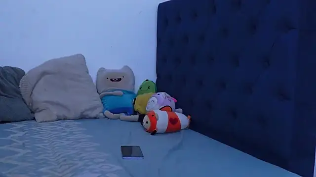 Snapshot of AliciaBasch chatting on 8, 10, 2025 AliciaBasch online show from 8, 10, 2025