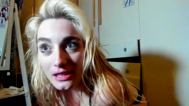 Snapshot of Monicbabe chatting on 9, 9, 2025 Monicbabe online show from 9, 9, 2025