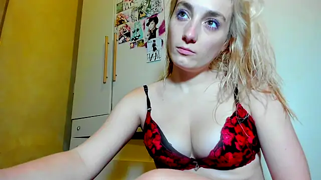 Snapshot of Monicbabe chatting on 22, 9, 2025 Monicbabe online show from 22, 9, 2025