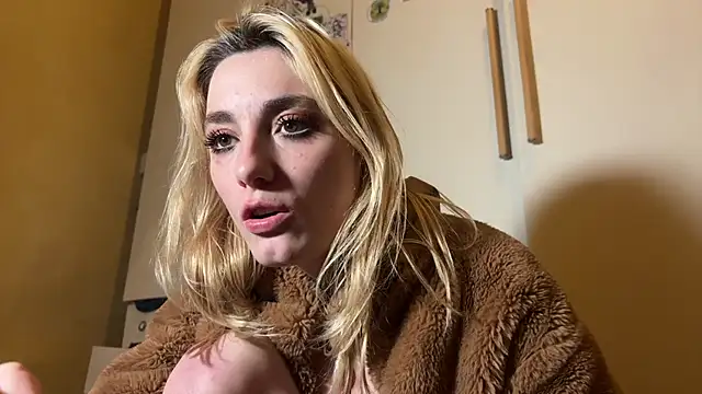 Snapshot of Monicbabe chatting on 9, 11, 2025 Monicbabe online show from 9, 11, 2025