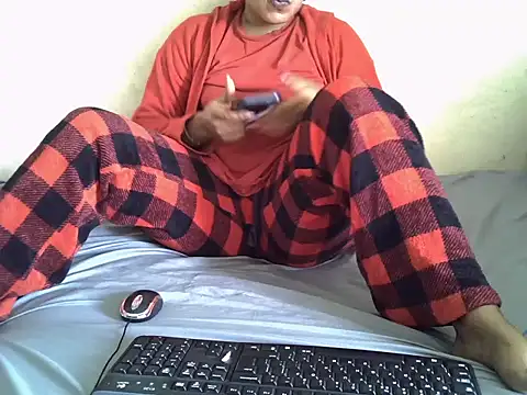 Snapshot of Crystal__Gee chatting on 18, 7, 2026 Crystal Gee online show from 18, 7, 2026