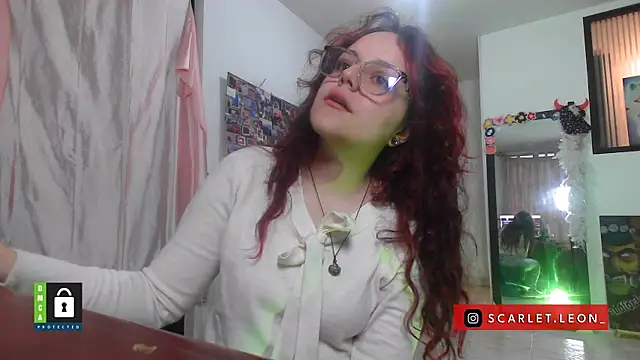 Scarletleon77 online show from 13, 10, 2025