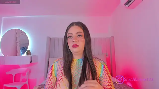 sarah-bonneth online show from 8, 11, 2025