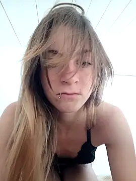 Snapshot of Cristina02 chatting on 12, 4, 2026 Cristina02 online show from 12, 4, 2026