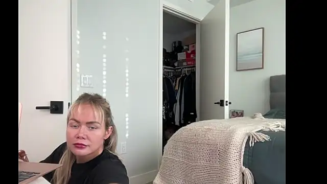 ElenaErickson online show from 8, 6, 2026