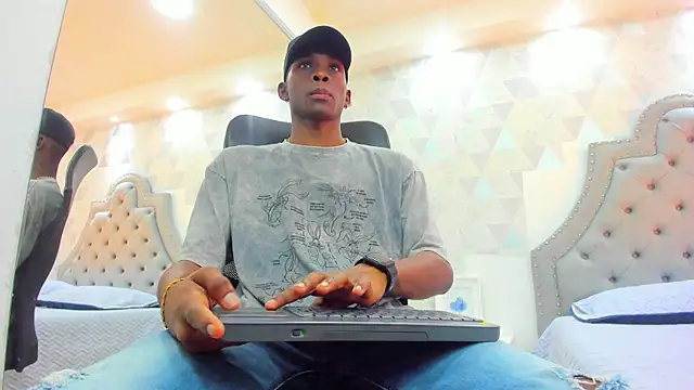 JacksonMuller  online show from 12, 12, 2024