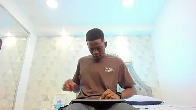 JacksonMuller  online show from 18, 12, 2024