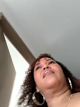 debboraWagner online show from 28, 2, 2025