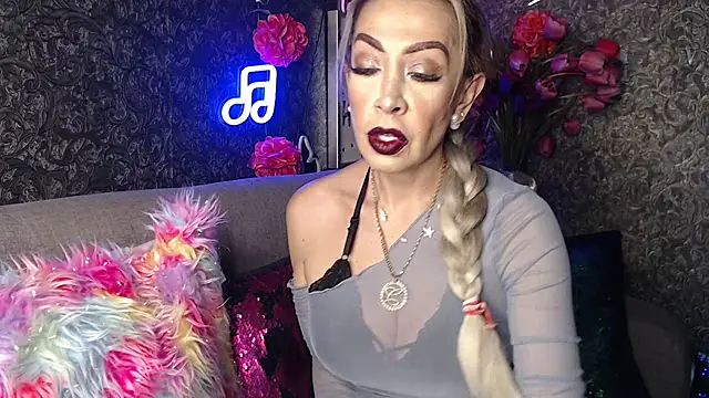 Snapshot of EvelinaGrey chatting on 20, 1, 2025 EvelinaGrey online show from 20, 1, 2025