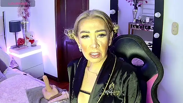 Snapshot of EvelinaGrey chatting on 22, 11, 2025 EvelinaGrey online show from 22, 11, 2025