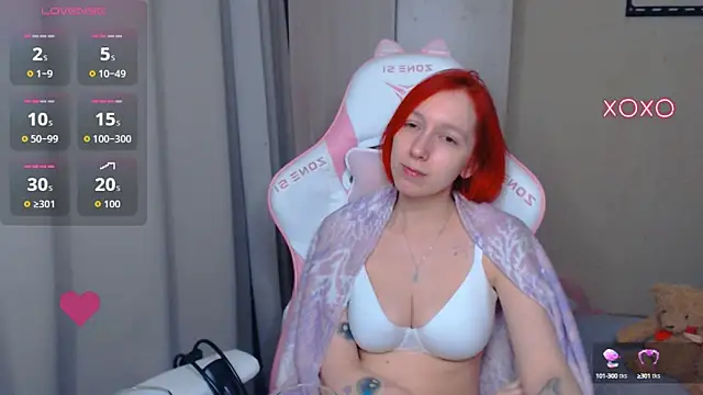 Snapshot of LeahGottty chatting on 9, 10, 2025 LeahGottty online show from 9, 10, 2025