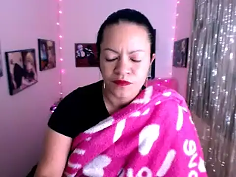 Cristal w online show from 13, 1, 2025