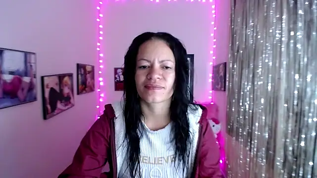 Cristal w online show from 7, 2, 2025