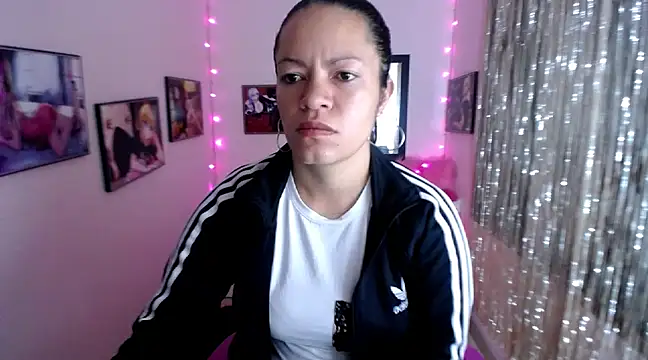 Cristal w online show from 23, 2, 2025