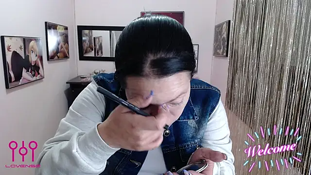 Cristal w online show from 3, 10, 2025