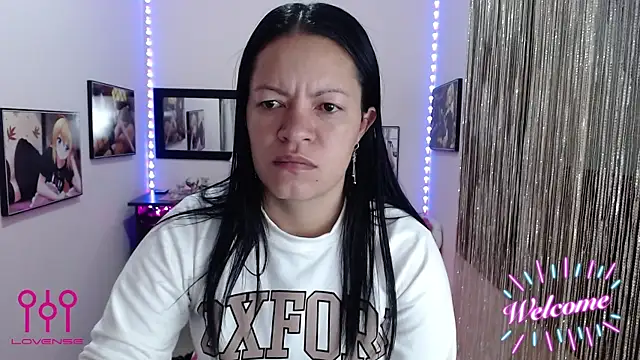 Cristal w online show from 8, 10, 2025