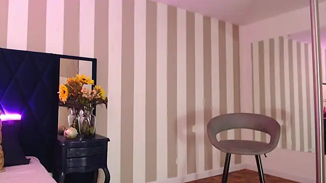 Snapshot of KattyPortman chatting on 11, 12, 2024 KattyPortman online show from 11, 12, 2024